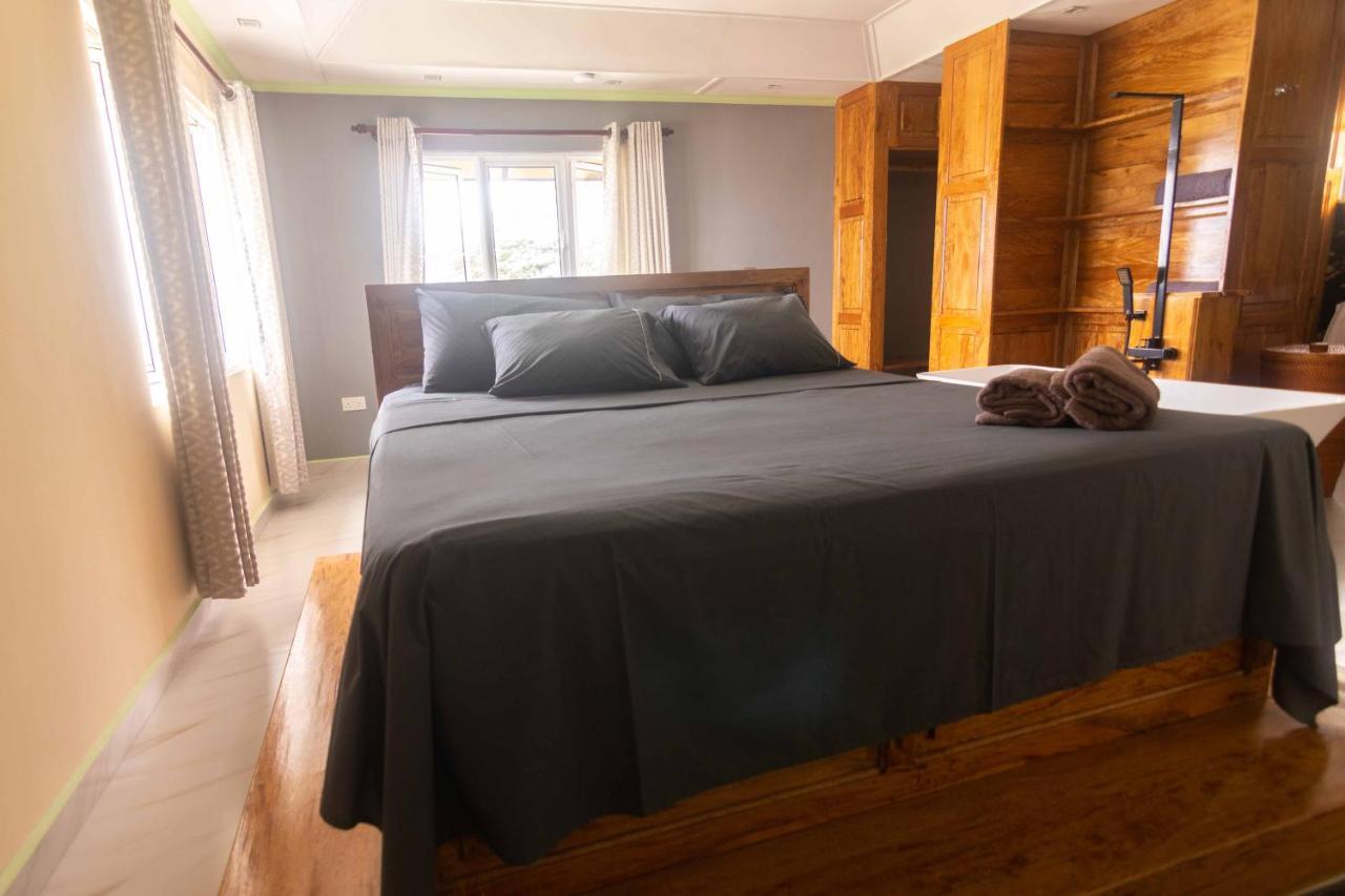Azamat Self-Catering Apartment Pointe La Rue Εξωτερικό φωτογραφία